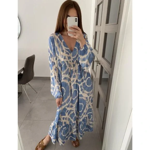 ✖️SOLD✖️ NWT Midi Dress in Blue Resort Beach Pool - Picture 1 of 3